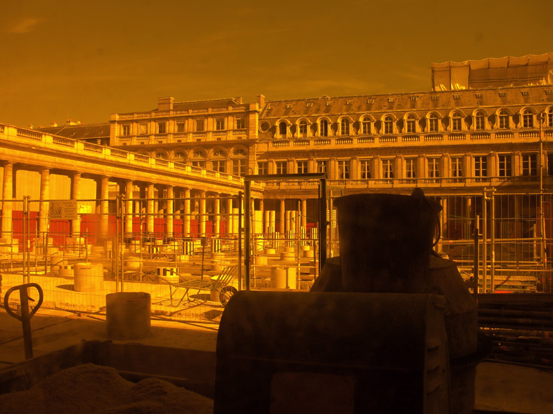 15-chantier_palais_royal_buren_jaune 15-chantier_palais_royal_buren_jaune