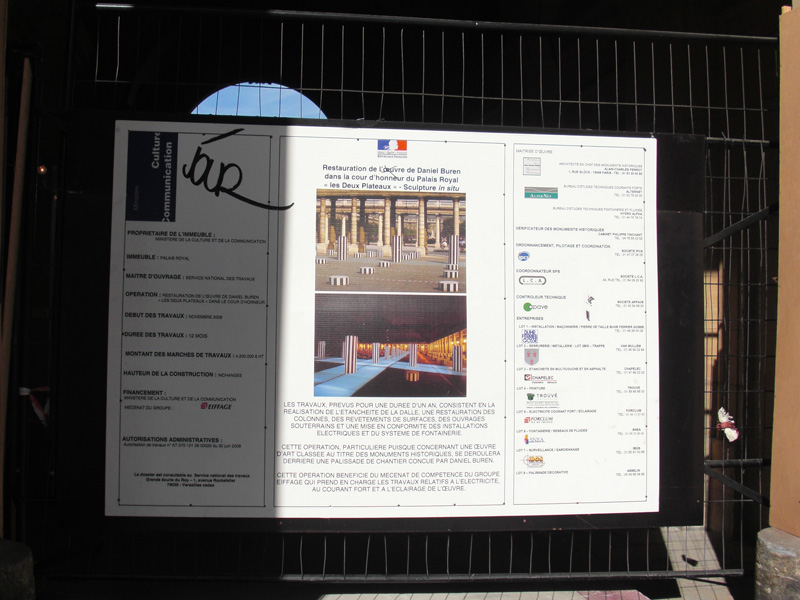 19-chantier_palais_royal_buren_panneau 19-chantier_palais_royal_buren_panneau