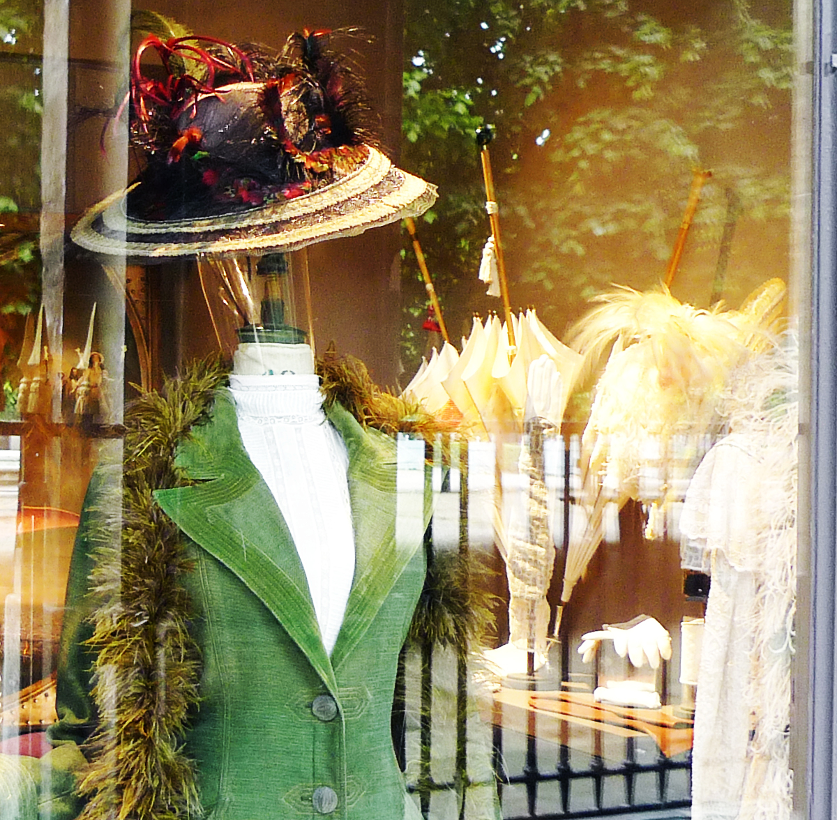 chapeau_manteau_ombrelles