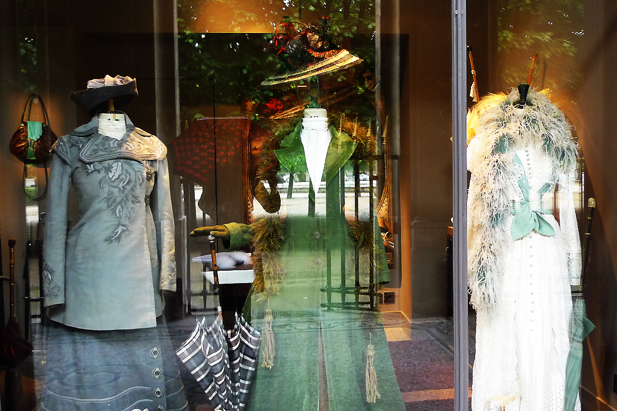 vitrine_3_tenues