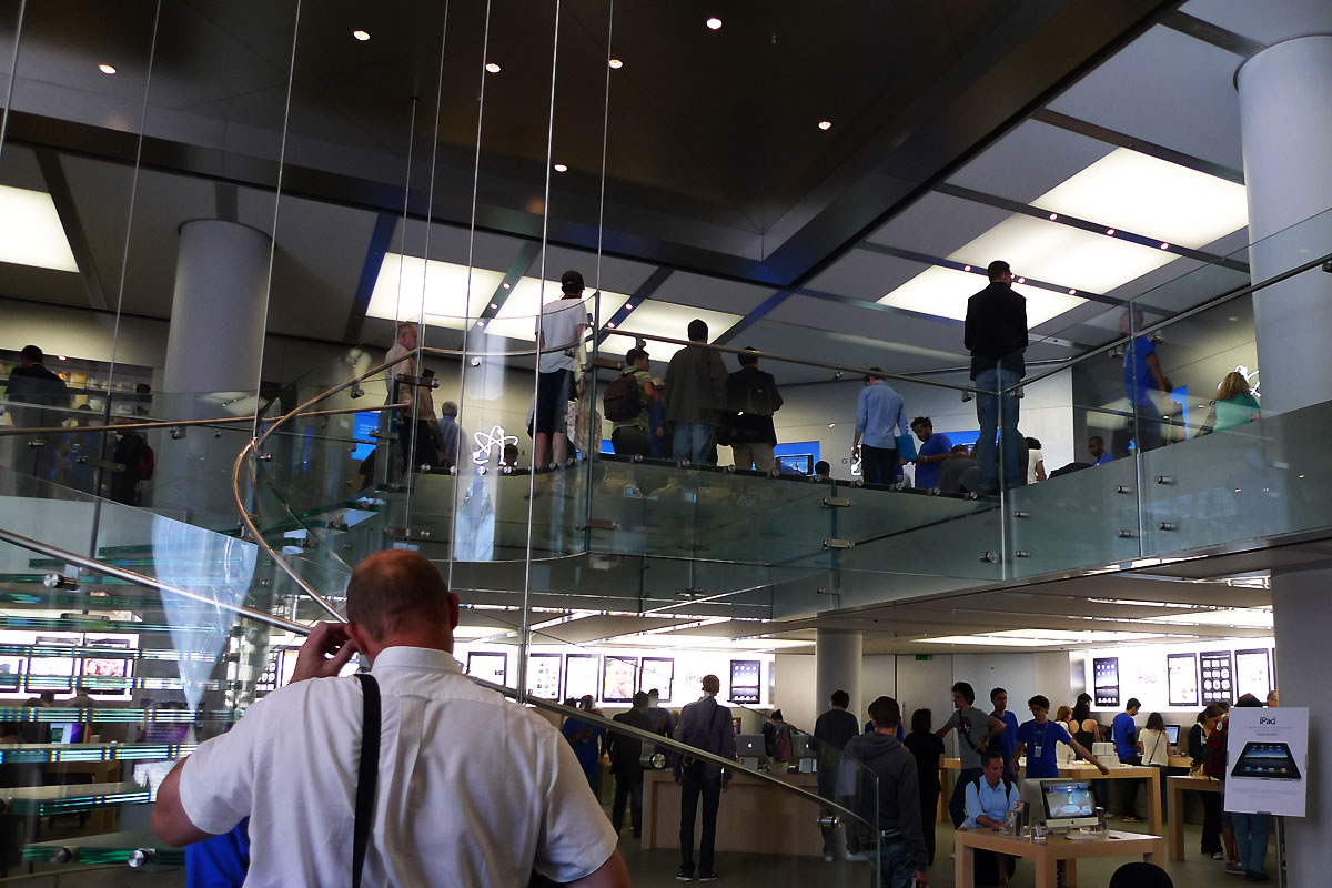 applestore_carrousel_louvre_paris